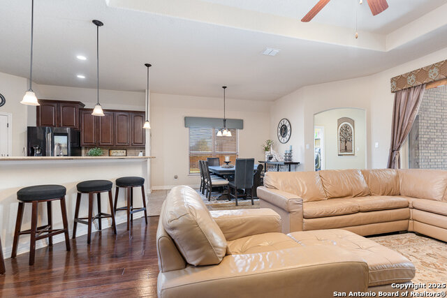6809 Laura Blf Property Photo 8