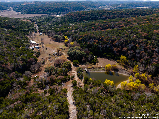 150 Coker Holw Property Photo 4