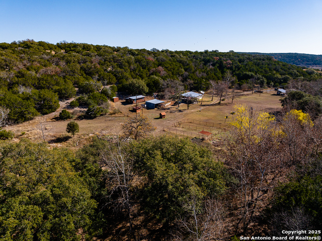 150 Coker Holw Property Photo 5