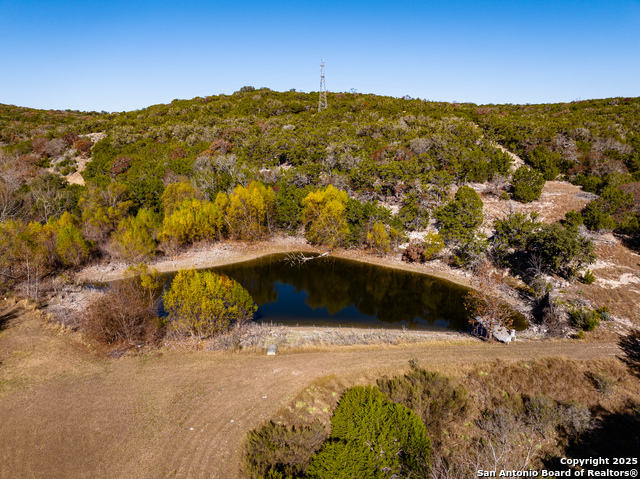 150 Coker Holw Property Photo 6