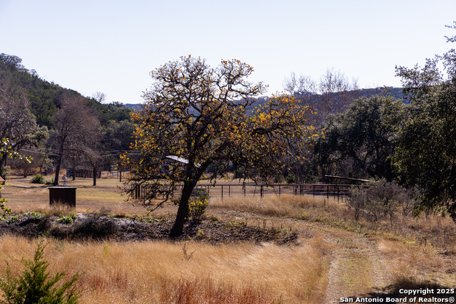 150 Coker Holw Property Photo 17