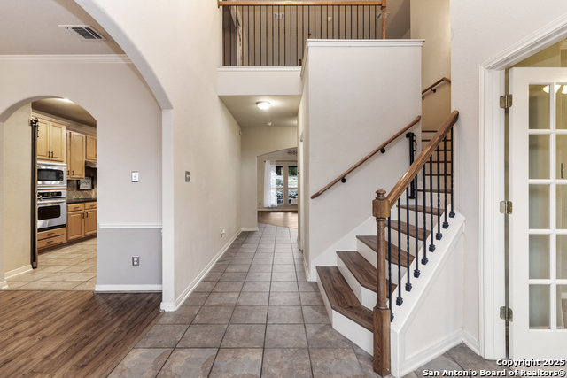 9223 Saucedo Dr Property Photo 3