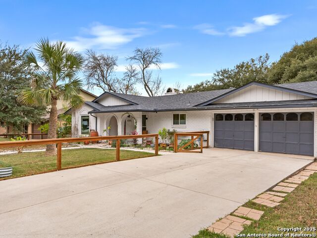 430 De Soto Dr Property Photo 2