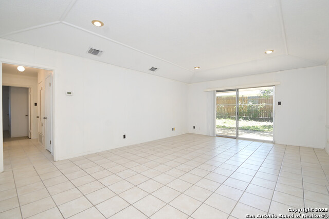 122 E Silver Sands Dr Property Photo 3
