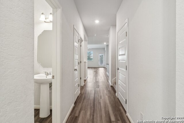 11518 Lightning Way Property Photo 7