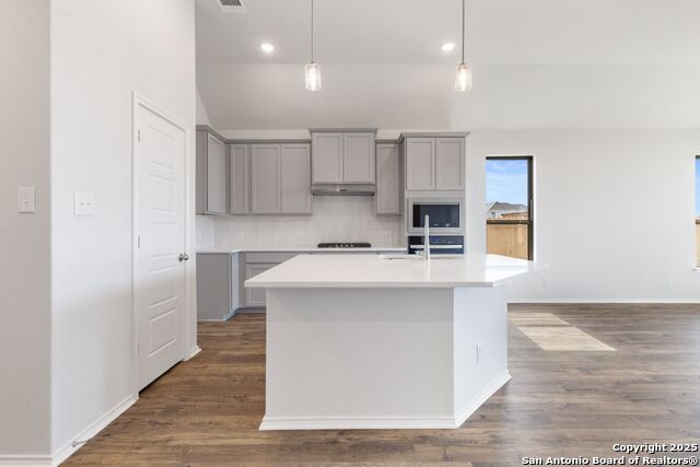 12558 Carrick Drive Property Photo 7