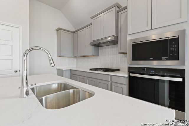 12558 Carrick Drive Property Photo 9