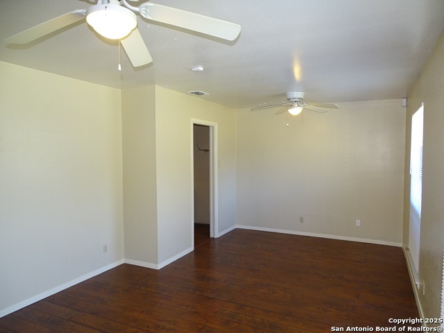 4850 Shadydale Dr Property Photo 2