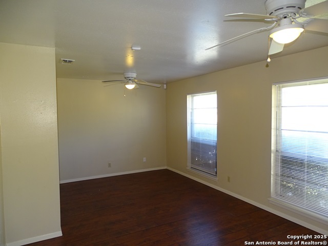 4850 Shadydale Dr Property Photo 3