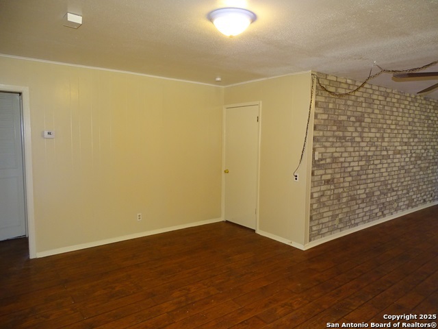4850 Shadydale Dr Property Photo 9