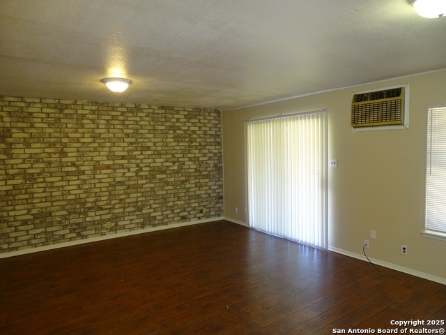4850 Shadydale Dr Property Photo 15