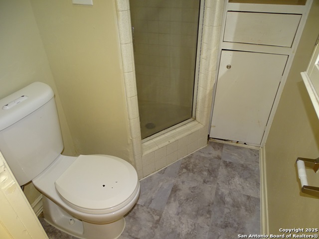 4850 Shadydale Dr Property Photo 22
