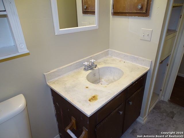 4850 Shadydale Dr Property Photo 32