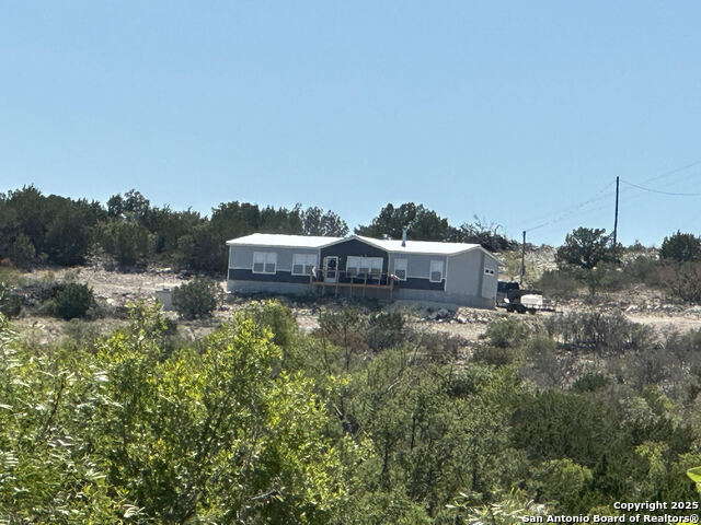 7687 County Road 450 Property Photo 2