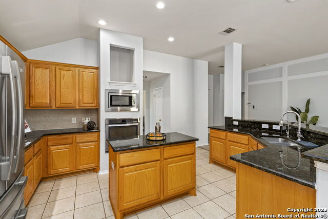 20437 Wild Springs Dr Property Photo 17