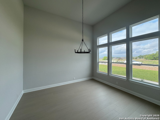 1172 Blackburnian Property Photo 8