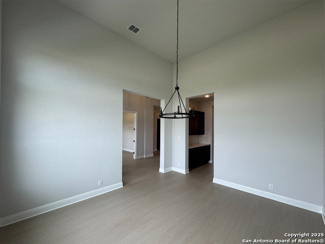 1172 Blackburnian Property Photo 9