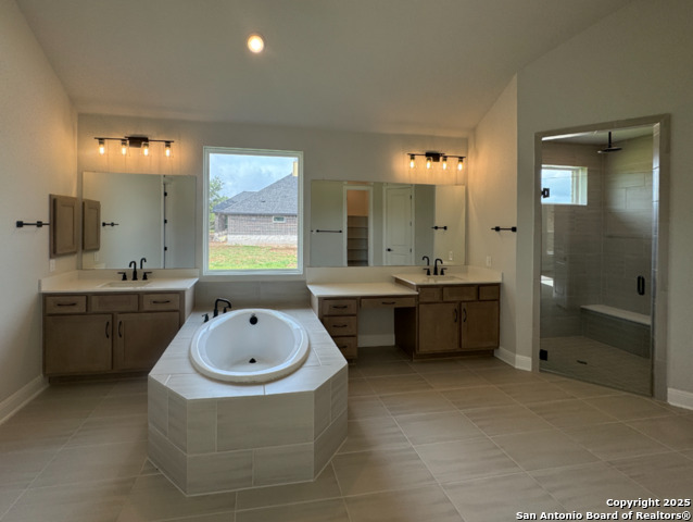 1172 Blackburnian Property Photo 26