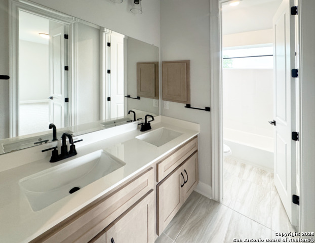 1172 Blackburnian Property Photo 32