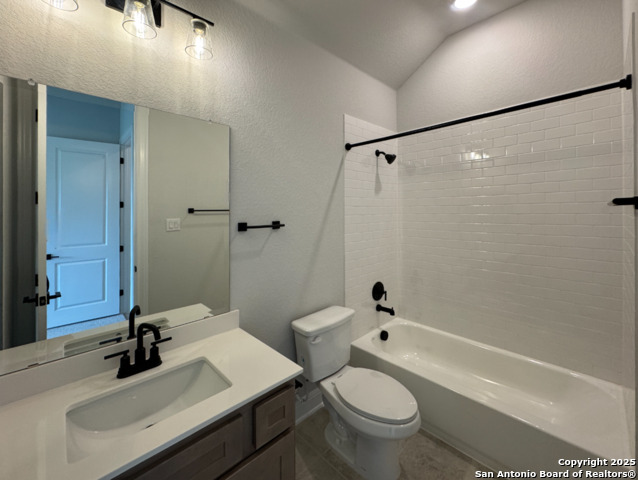 1172 Blackburnian Property Photo 35