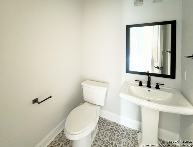 1172 Blackburnian Property Photo 42