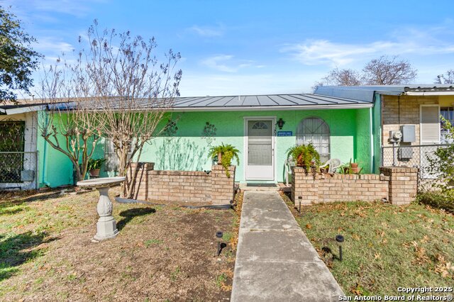 7207 Glen Bay Property Photo 1