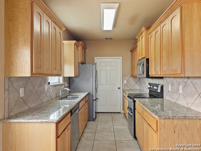 611 County Road 2755 Property Photo 5