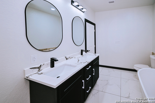140 County Road 6871 Property Photo 22