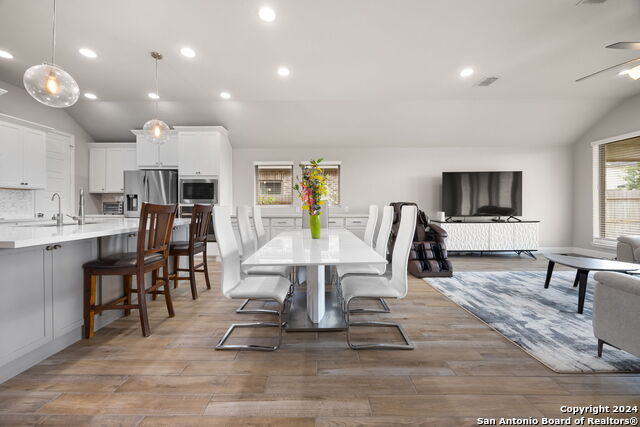 9328 Trestle Creek Property Photo 6