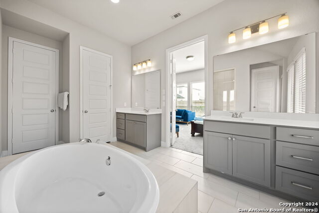 9328 Trestle Creek Property Photo 13