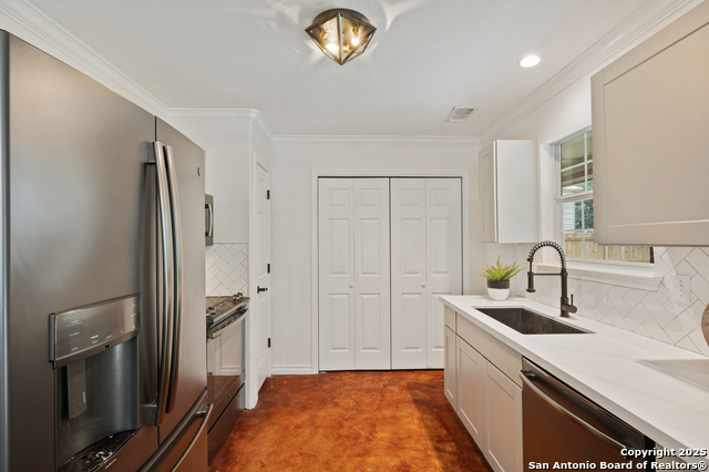 786 Deep Water Drive Property Photo 14