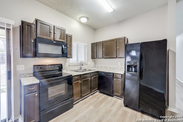 366 Ash Village Dr Property Photo 9
