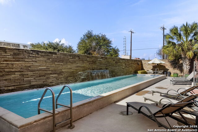 1401 S Flores St Property Photo 29