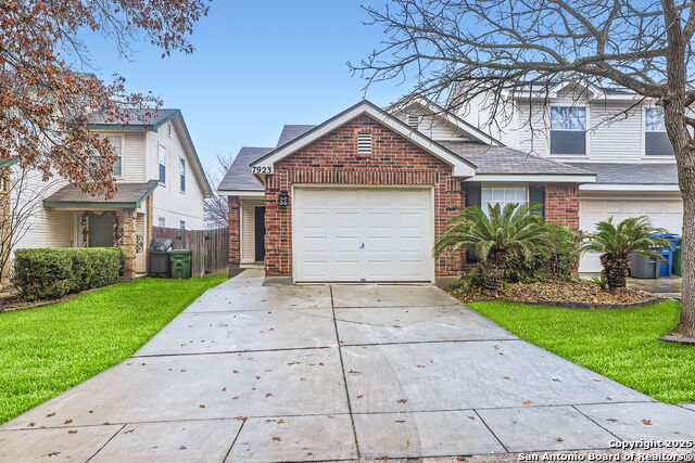 7923 Coastal Run Property Photo 1