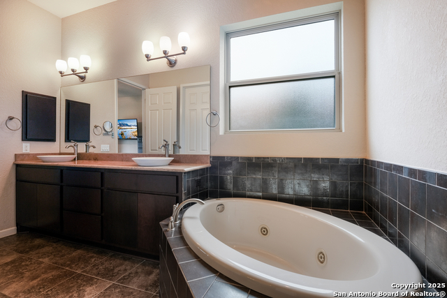 25131 Estancia Cir Property Photo 16