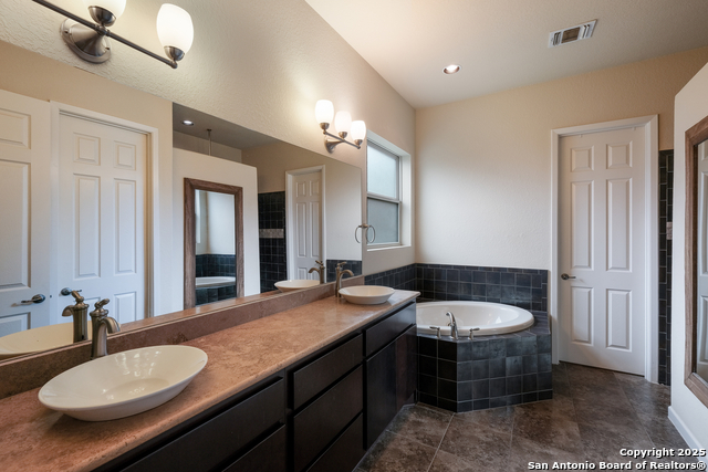 25131 Estancia Cir Property Photo 17