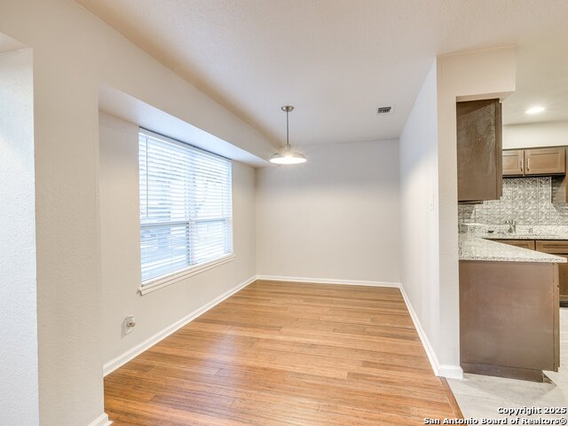 100 Lorenz Rd Property Photo 6
