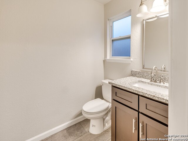 100 Lorenz Rd Property Photo 9