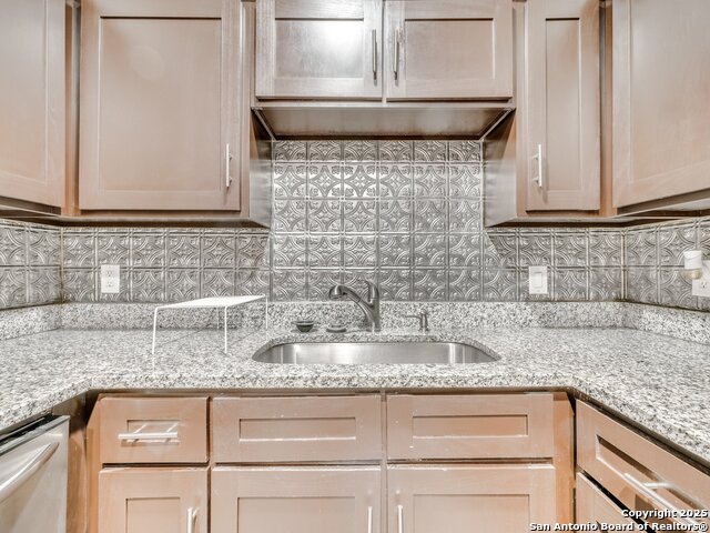 100 Lorenz Rd Property Photo 14