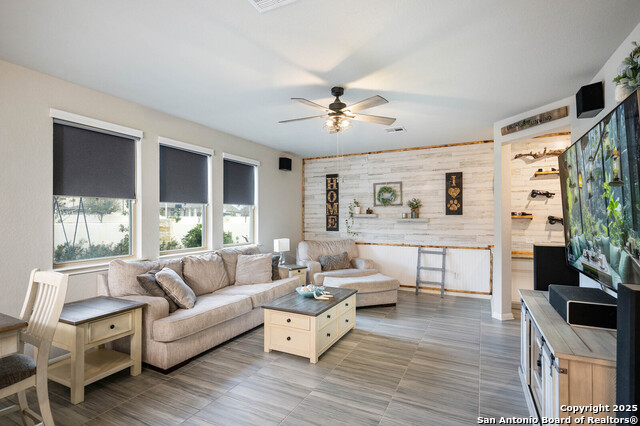 2527 Castello Way Property Photo 6