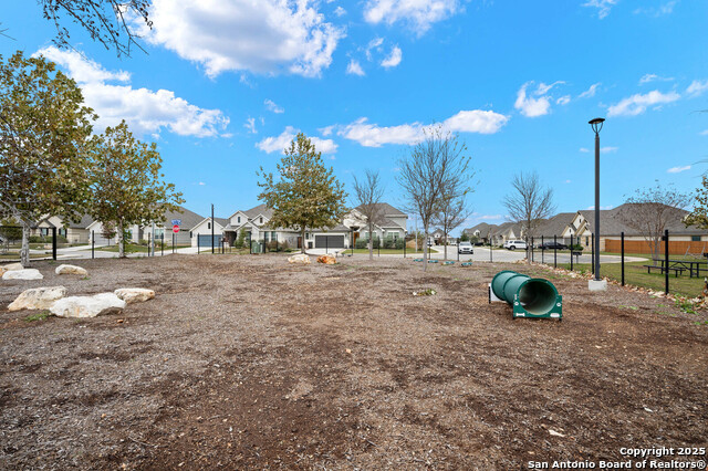 2527 Castello Way Property Photo 33