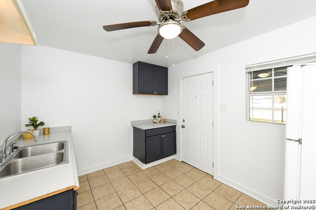 1731 E Carson St Property Photo 11