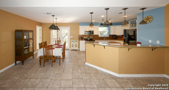 141 County Road 2757 Property Photo 9