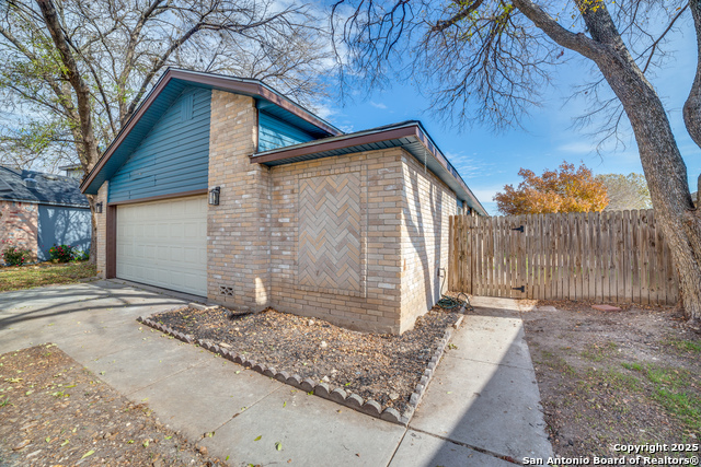 8533 Wood Arbor Property Photo 2