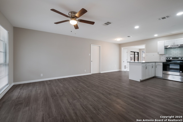 5118 Ferrington Property Photo 7