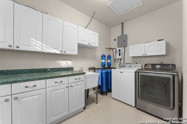 1560 Roadrunner Ln Property Photo 18