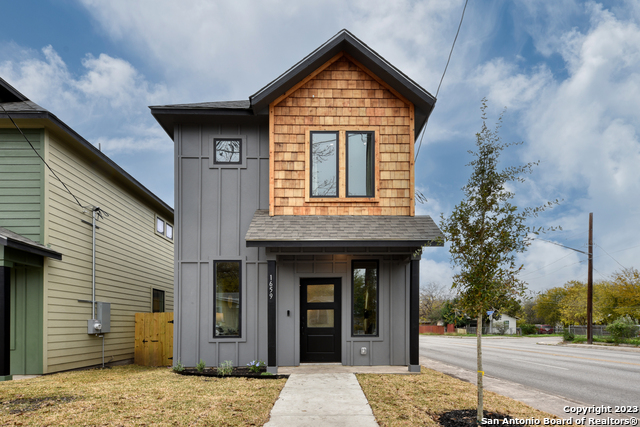1659 N Center Street Property Photo 1