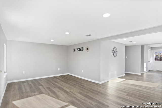 422 Apolonio St Property Photo 4