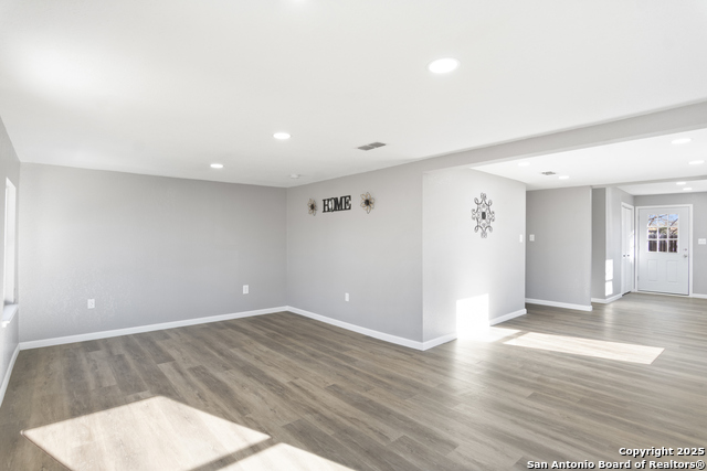 422 Apolonio St Property Photo 6