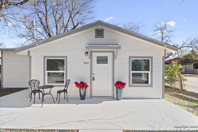 422 Apolonio St Property Photo 20